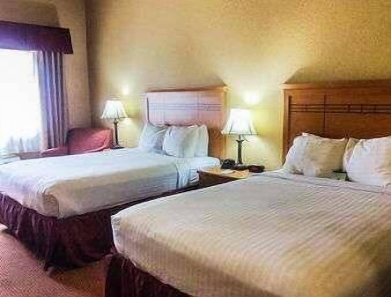 Baymont By Wyndham Cuero Otel Dış mekan fotoğraf