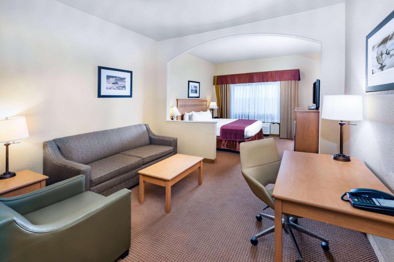 Baymont By Wyndham Cuero Otel Dış mekan fotoğraf