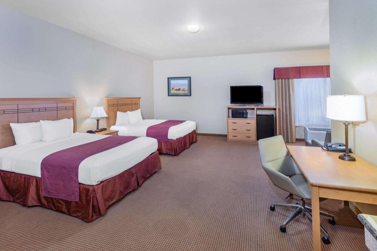 Baymont By Wyndham Cuero Otel Dış mekan fotoğraf