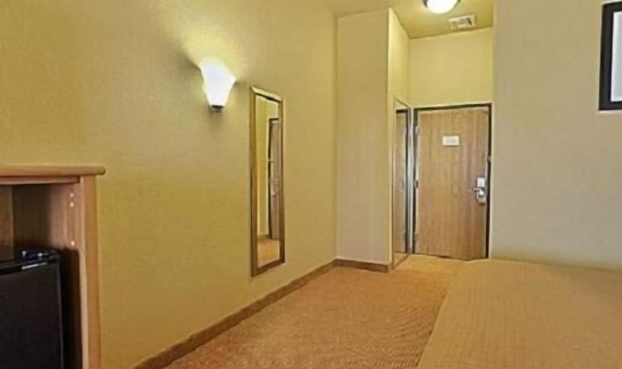 Baymont By Wyndham Cuero Otel Dış mekan fotoğraf